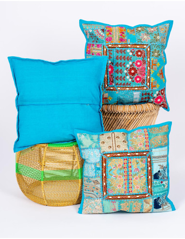 Housse de coussin bleu clair faite à la main