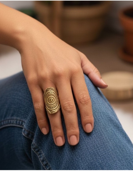 Large oval handmade gold ring – Indian ethnic jewelry