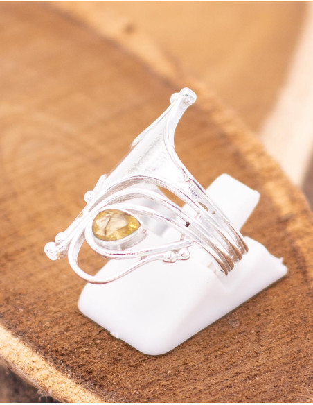 Anel artesanal com pedra mineral – Ouro ou prata