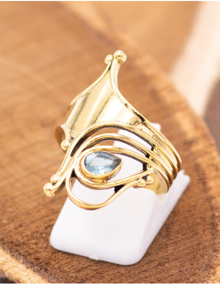 Handmade ring with mineral stone – Gold or silver