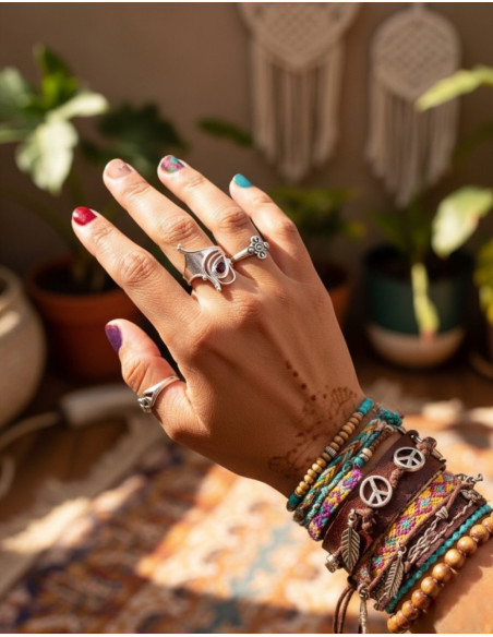 Anel artesanal com pedra mineral – Ouro ou prata