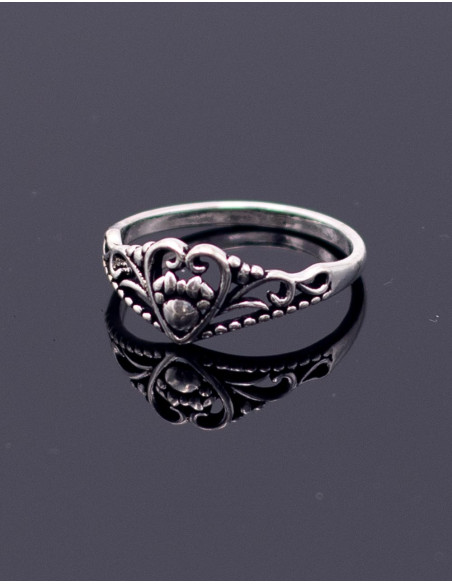 Anello in argento con cuore intagliato – Gioiello indiano fatto a mano