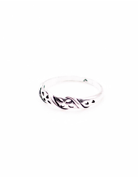 Handmade Indian Floral Ring in Silver-Plated Brass – Openwork Ethnic Design