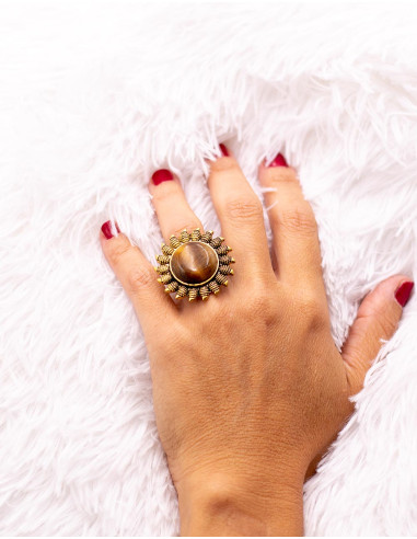 Bague indienne artisanale en or avec une grosse...