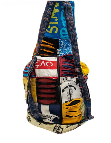 Hippie-Patchwork-Rucksack, der sich in ein...
