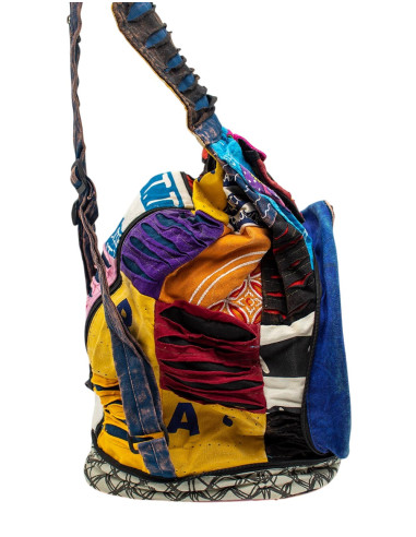 Hippie-Patchwork-Rucksack, der sich in ein...