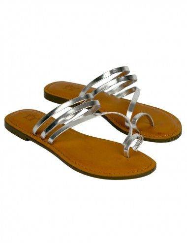 paio di sandali-oro-cinturini-pelle-hippie 2