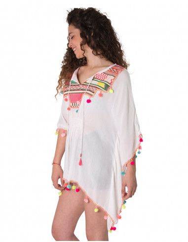 Poncho-white-embroidered-hippie-chic