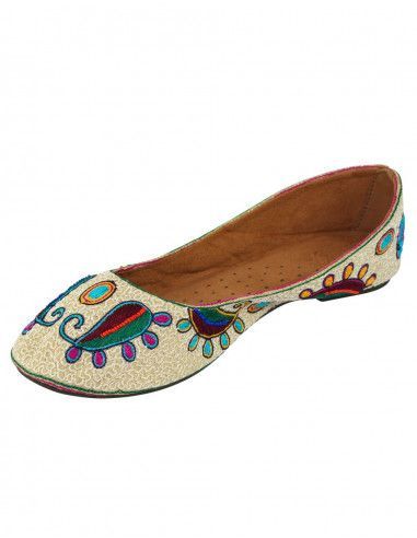 Bailarina-mulher-bordada-artesanal-única-hippie-chique