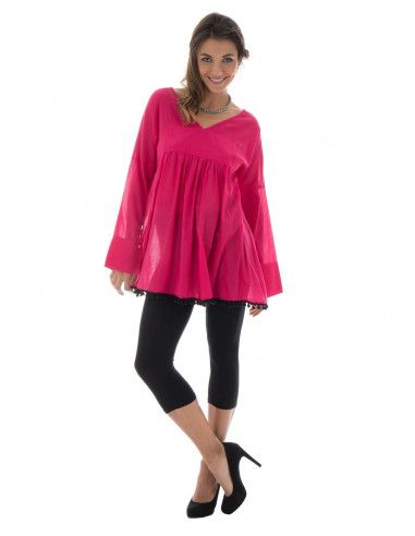 mulher-blusa-larga com pompons