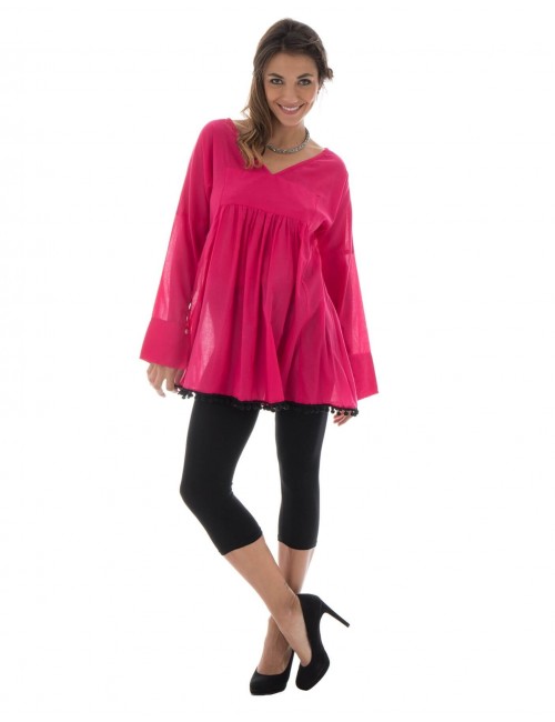 ampia-camicetta-donna-con-pompon