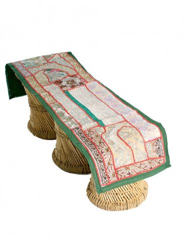 camino-de-mesa-bordado-artesanal-piedras-color-verde