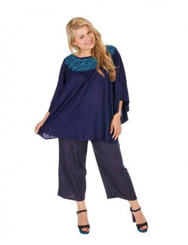 blue-embroidered-boho-chic-plus-size-blouse 2