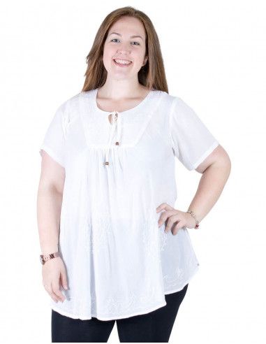 embroidered-t-shirt-plus-size-white