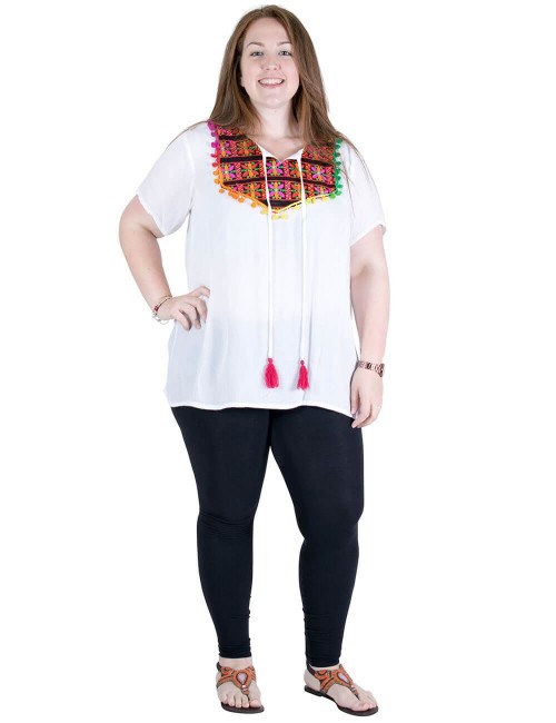 chemisier-blanc-grande-taille-broderies-pompons