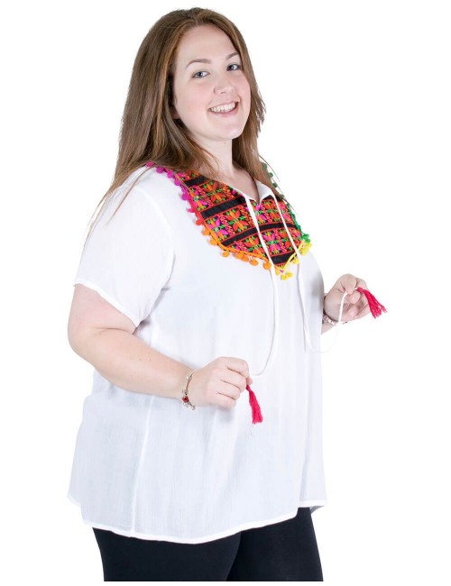camiseta-blanca-tallas-grandes-bordado-pompones