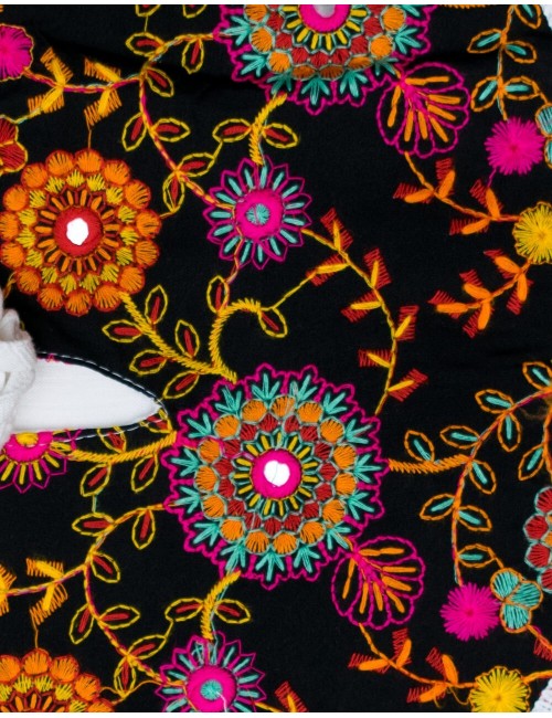 blusa-branca-primavera-plus-size-borada-étnica