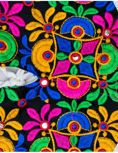 camiseta-blanca-primavera-tallas-grandes-bordada-hippie-chic