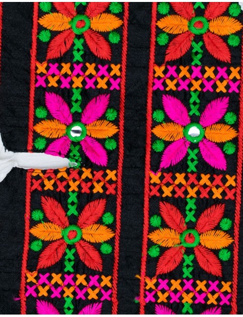 blusa-blanca-tallas-grandes-bordado-pompones-hippie-chic